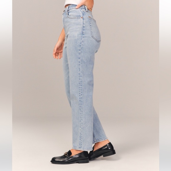 Abercrombie Curve Love Ankle Straight high rise light wash jeans - Picture 3 of 7